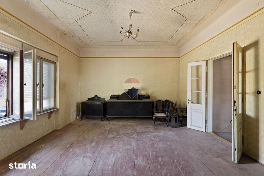 Casă cu 5 camere cu Teren 853 Mp în Central