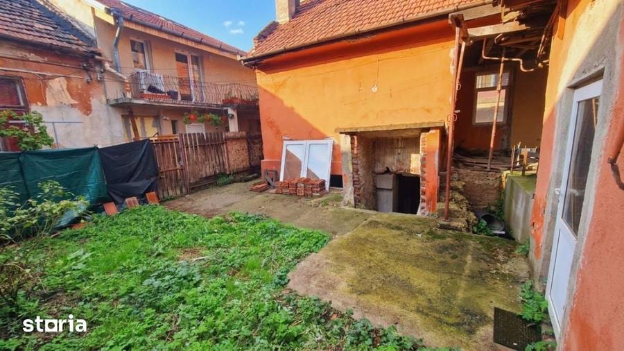 Casă cu 3 camere cu Teren 180 Mp în Eminescu