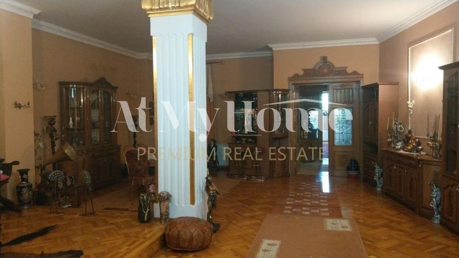 Casă individuală cu 12 camere cu Canalizare în Cotroceni