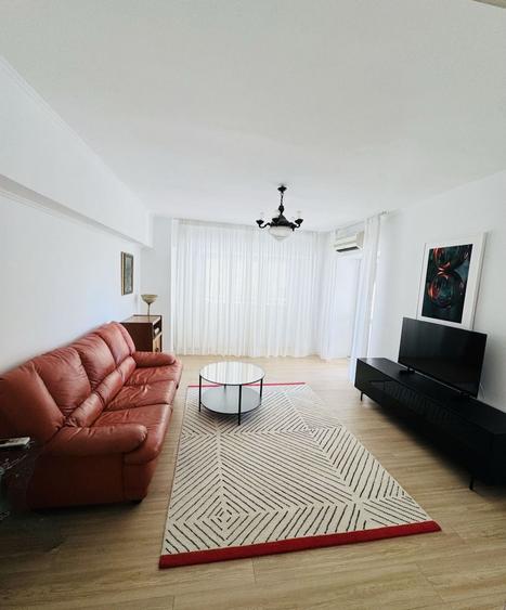 Apartament cu 3 camere în P-ța Muncii