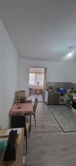 Apartament cu 2 camere decomandat în Traian
