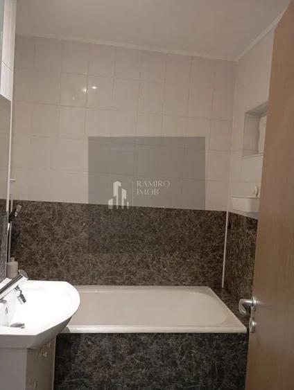 Apartament cu 3 camere decomandat, mobilat în Alexandru Obregia