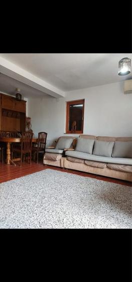 Casă cu 4 camere în Brănești