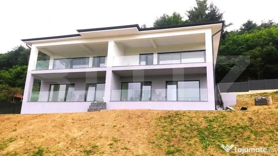 Casă cu 5 camere cu Teren 400 Mp în Central