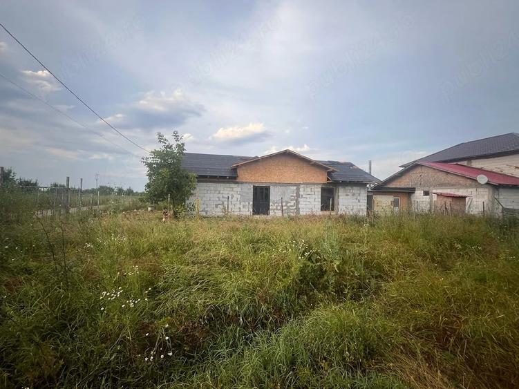 Casă cu Teren 300 Mp în Ciolpani