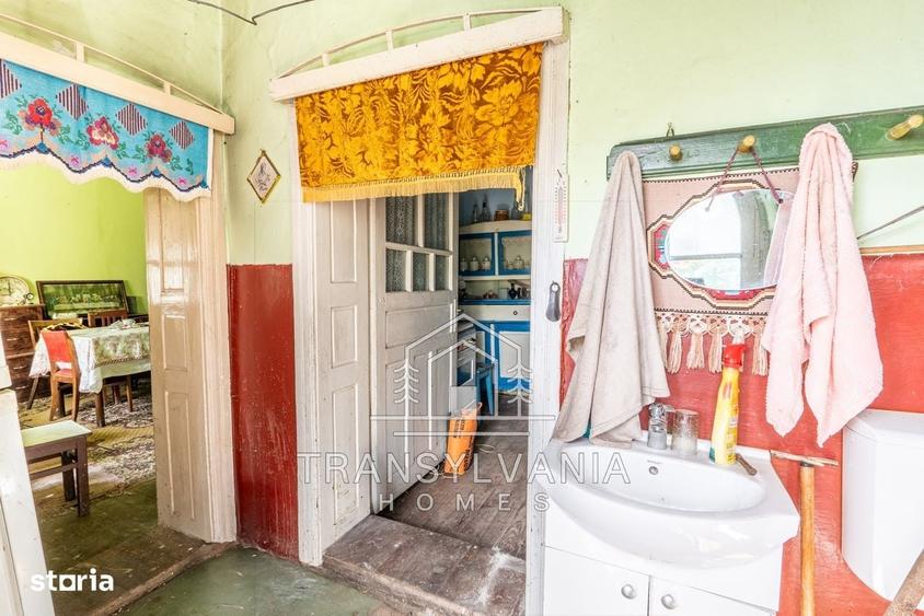 Casă cu 4 camere în Sâmboleni