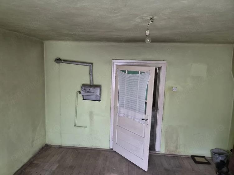 Casă cu 3 camere cu Teren 250 Mp în Central