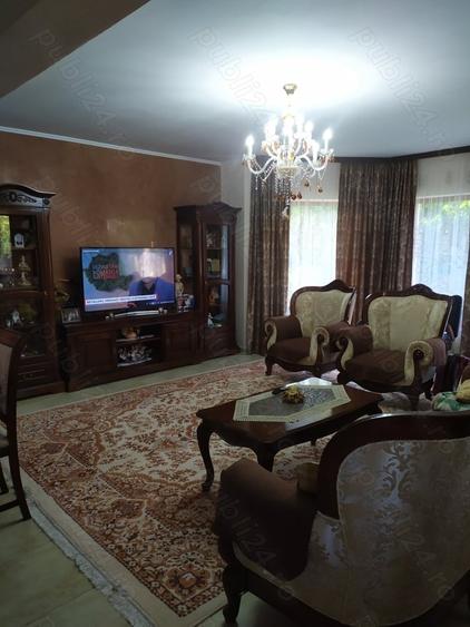 Casă cu 6 camere în Central