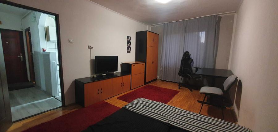 Garsonieră decomandată în Exterior Vest