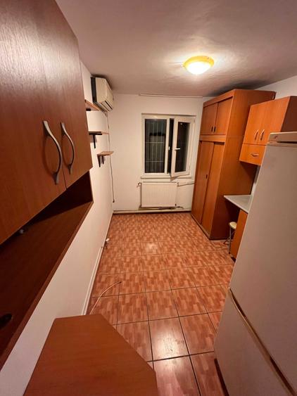 Garsonieră decomandată în Complex Studențesc