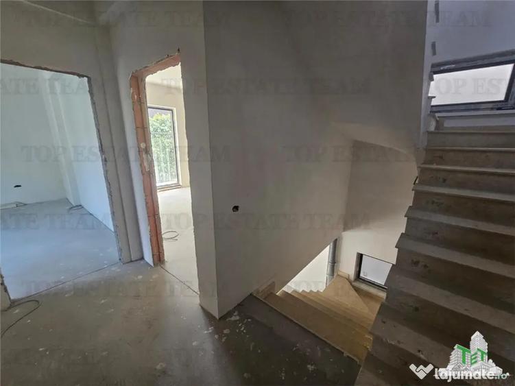 Casă cu 4 camere cu Teren 200 Mp în Păcii