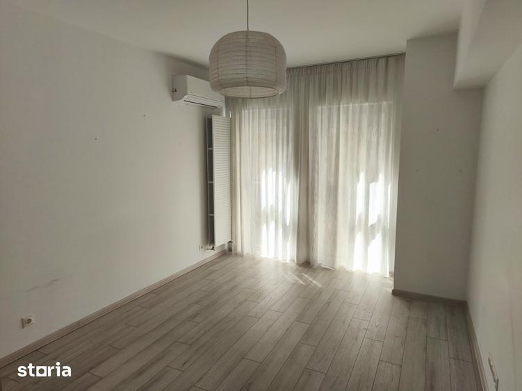 Apartament cu 4 camere în Drumul Taberei