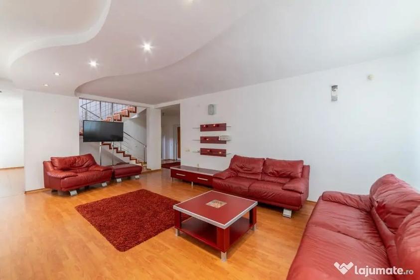 Casă cu 6 camere cu Teren 475 Mp în Găvana