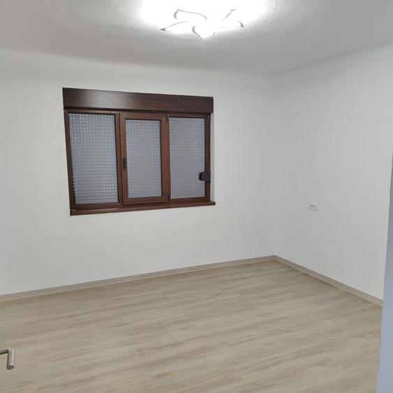 Spațiu comercial, de 1,080 mp, în Bujac