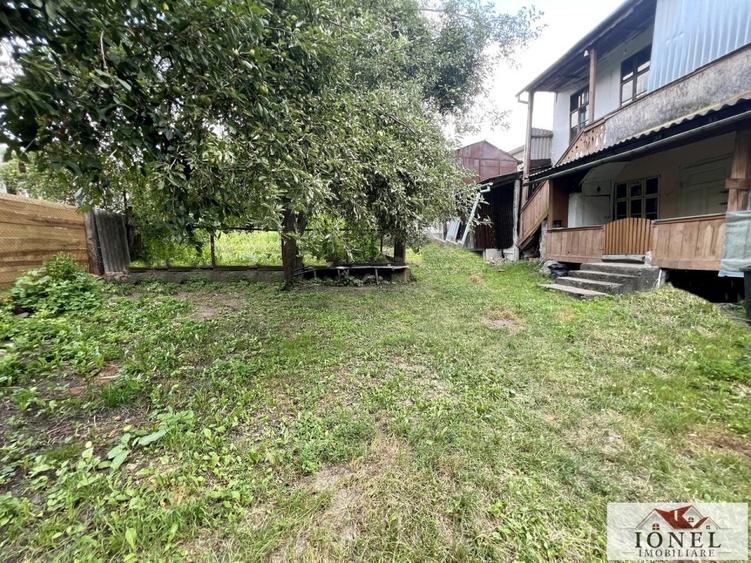 Casă individuală cu 8 camere cu Canalizare în Abrud