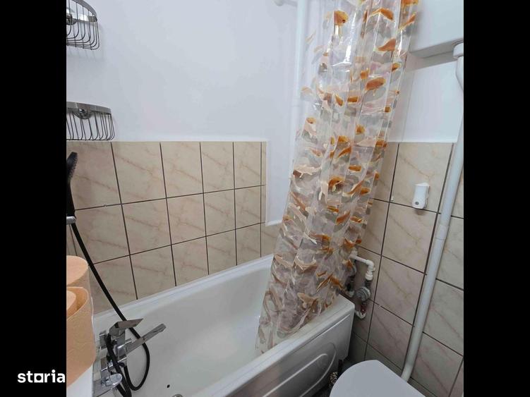 Garsonieră decomandată în Far