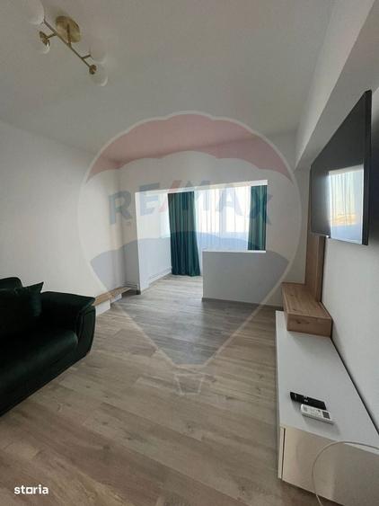 Apartament cu 4 camere în Polivalentă