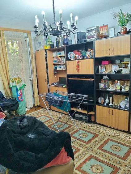 Apartament cu 3 camere decomandat în Primăverii