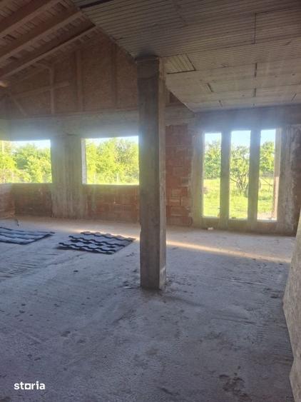 Casă cu 5 camere cu Teren 1000 Mp în Central