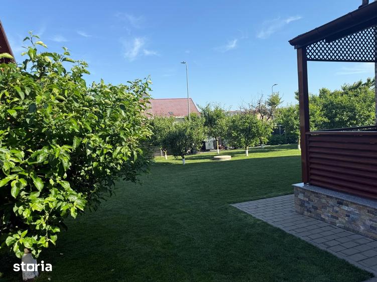Casă cu 5 camere cu Teren 580 Mp în Central