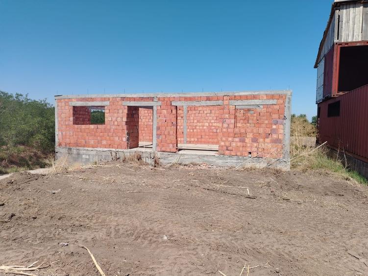 Casă cu 3 camere în Călugăreni