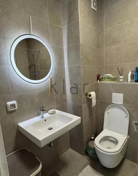 Apartament cu 3 camere semidecomandat în Mărăști