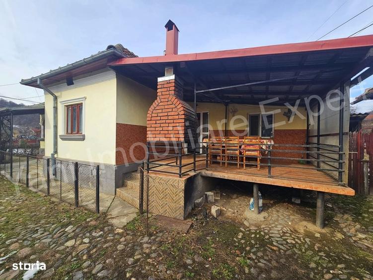 Casă cu 3 camere în Albești