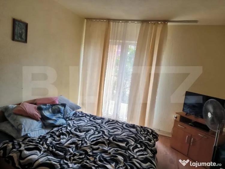 Casă cu 7 camere cu Teren 375 Mp în Central