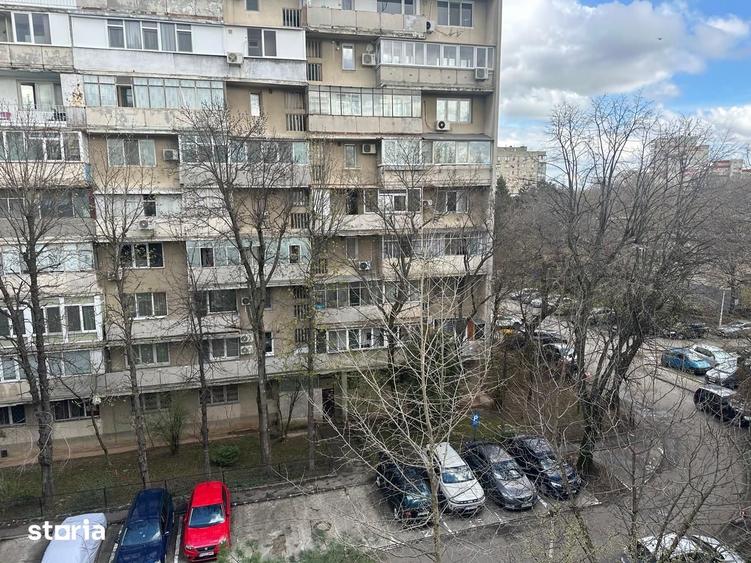 Apartament cu 3 camere, mobilat în Berceni