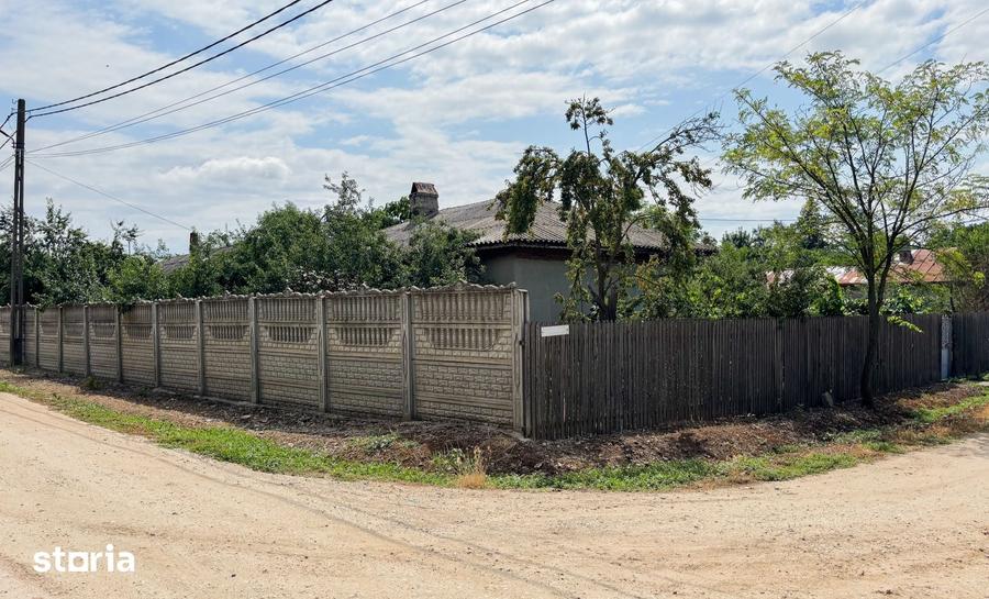 Casă cu 6 camere cu Teren 1247 Mp în Frăsinet