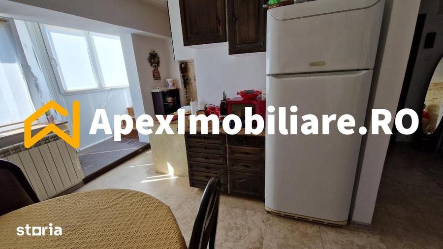Apartament cu 3 camere decomandat în Decebal