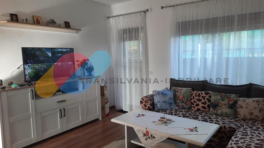 Duplex cu 5 camere cu Canalizare în Iris