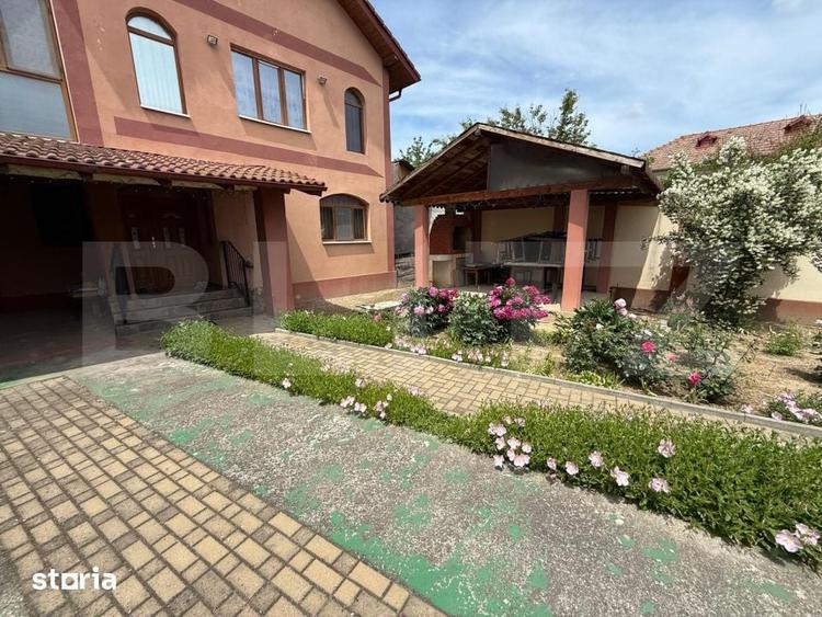 Casă cu 6 camere cu Teren 840 Mp în 1 Mai