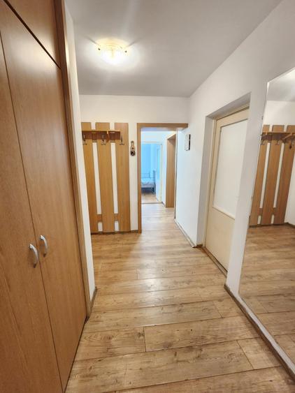 Apartament cu 3 camere decomandat, mobilat în Olimpia-Stadion