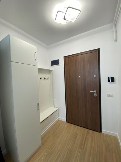 Apartament cu 6 camere decomandat în Exterior Vest