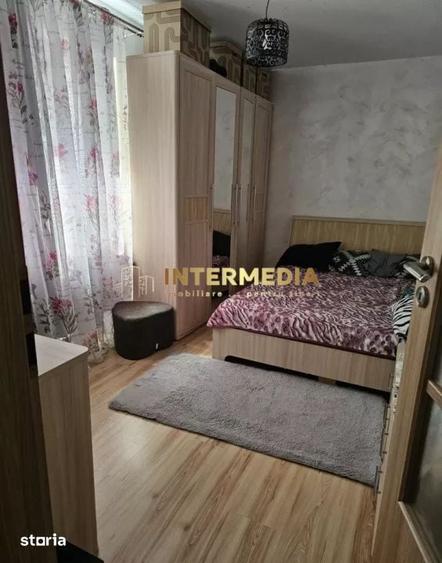 Apartament cu 3 camere decomandat în Cetate