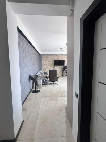 Apartament cu 3 camere decomandat, mobilat în Florești — fotografia 3