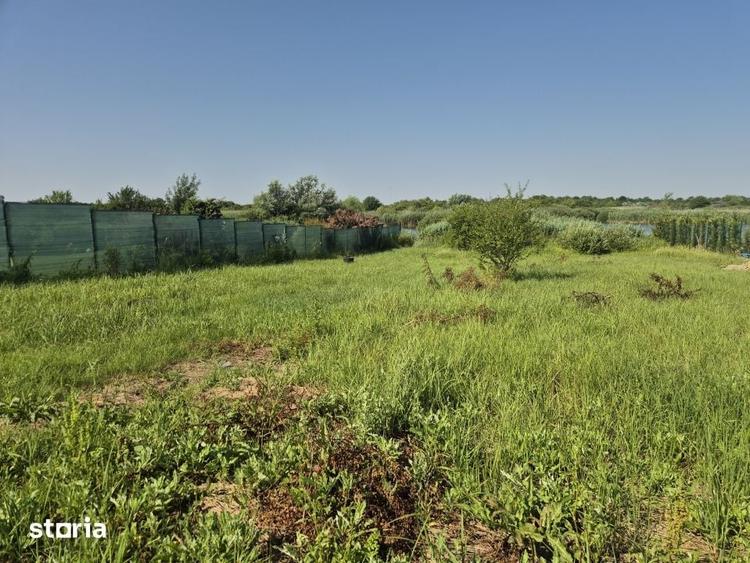 Teren de 2500 mp, în Ciolpani