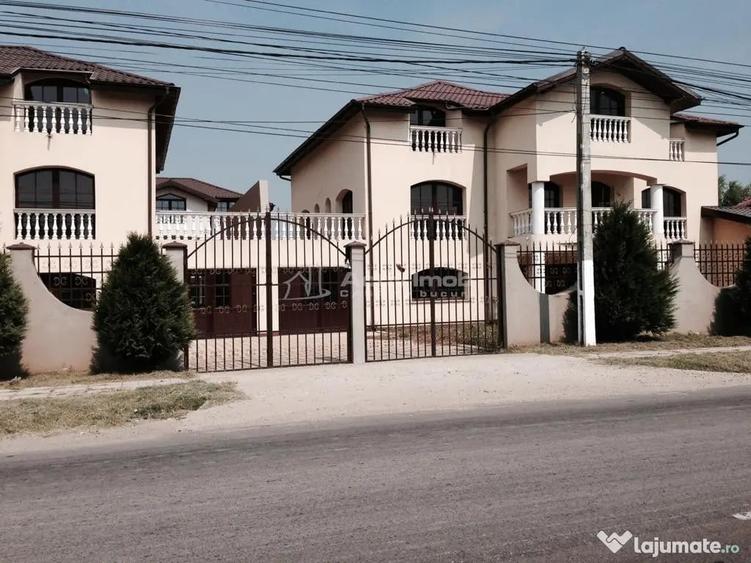 Casă cu 9 camere cu Teren 280 Mp în Petrești