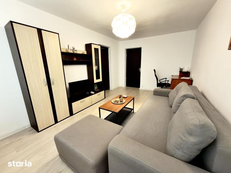 Apartament cu 2 camere decomandat în Tei