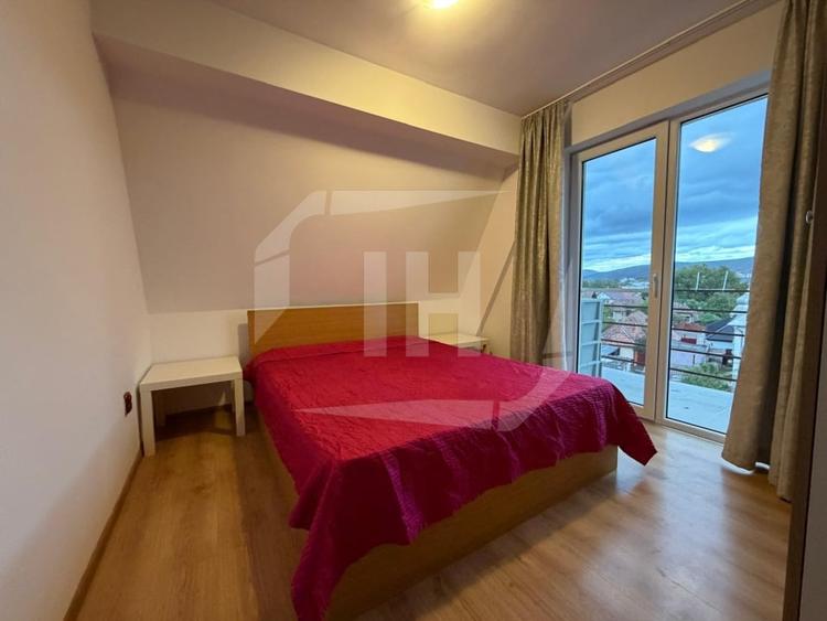 Apartament cu 3 camere semidecomandat, mobilat în Gherla