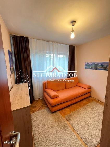 Apartament cu 3 camere decomandat în Dacia