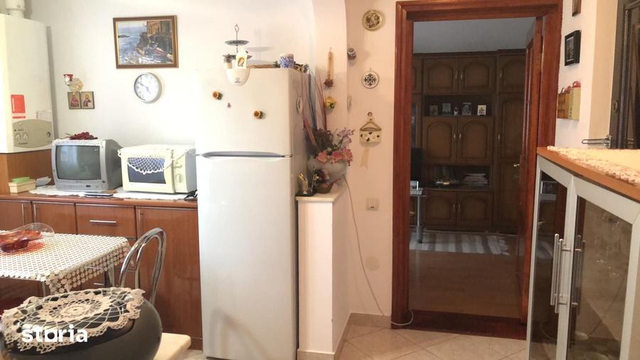Apartament cu 2 camere decomandat în Mărăței