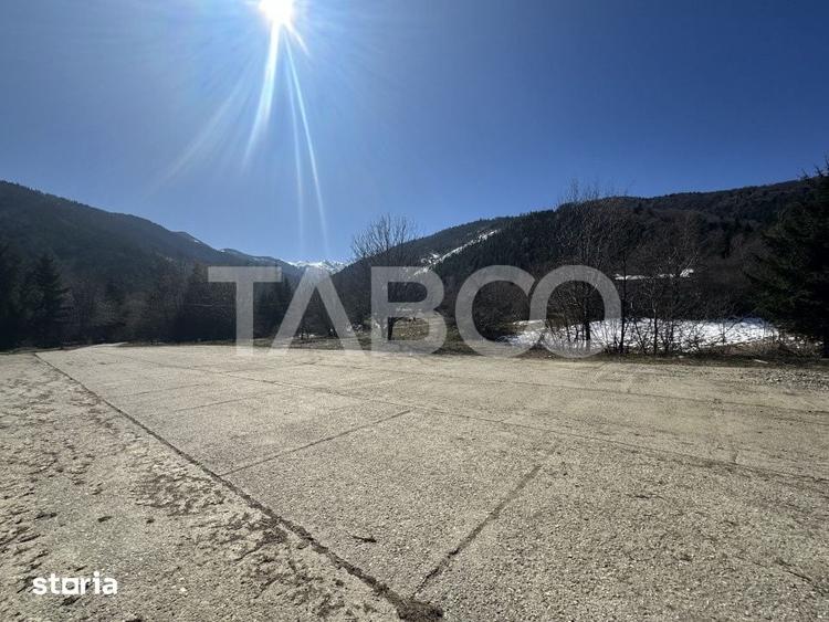 Teren de 4600 mp, în Recea