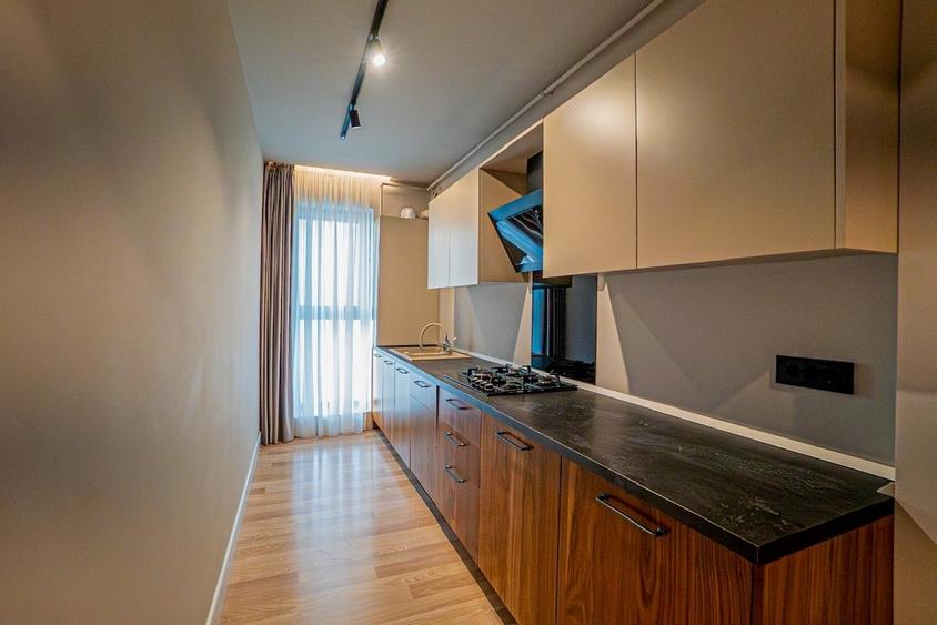 Apartament cu 4 camere în Universitate