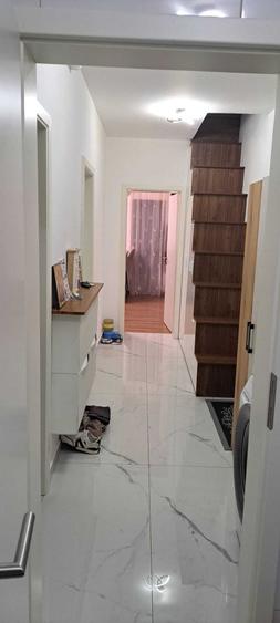 Apartament cu 4 camere decomandat în Sânpetru