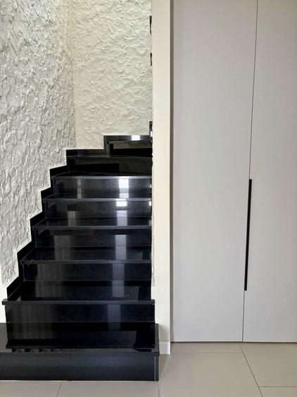 Casă cu 4 camere decomandat în Marginea