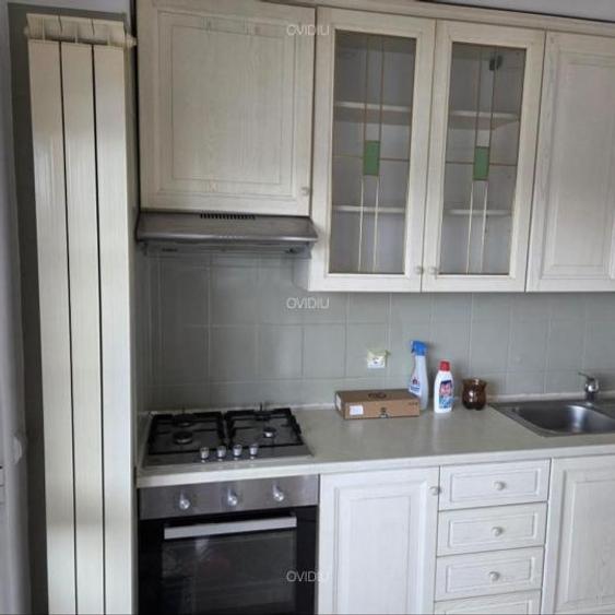 Apartament cu 3 camere decomandat, mobilat în Primăverii