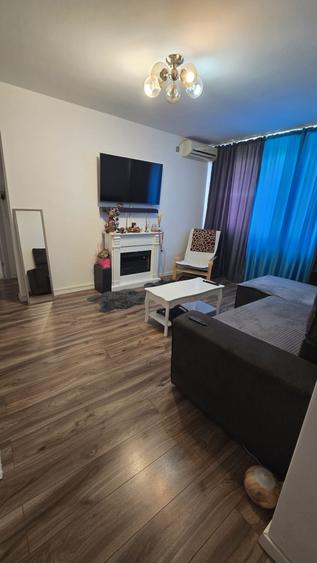 Apartament cu 3 camere semidecomandat în Dristor