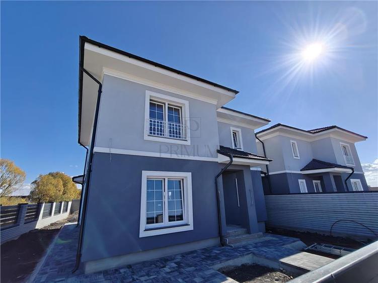 Duplex cu 4 camere cu Canalizare în Moșnița Nouă